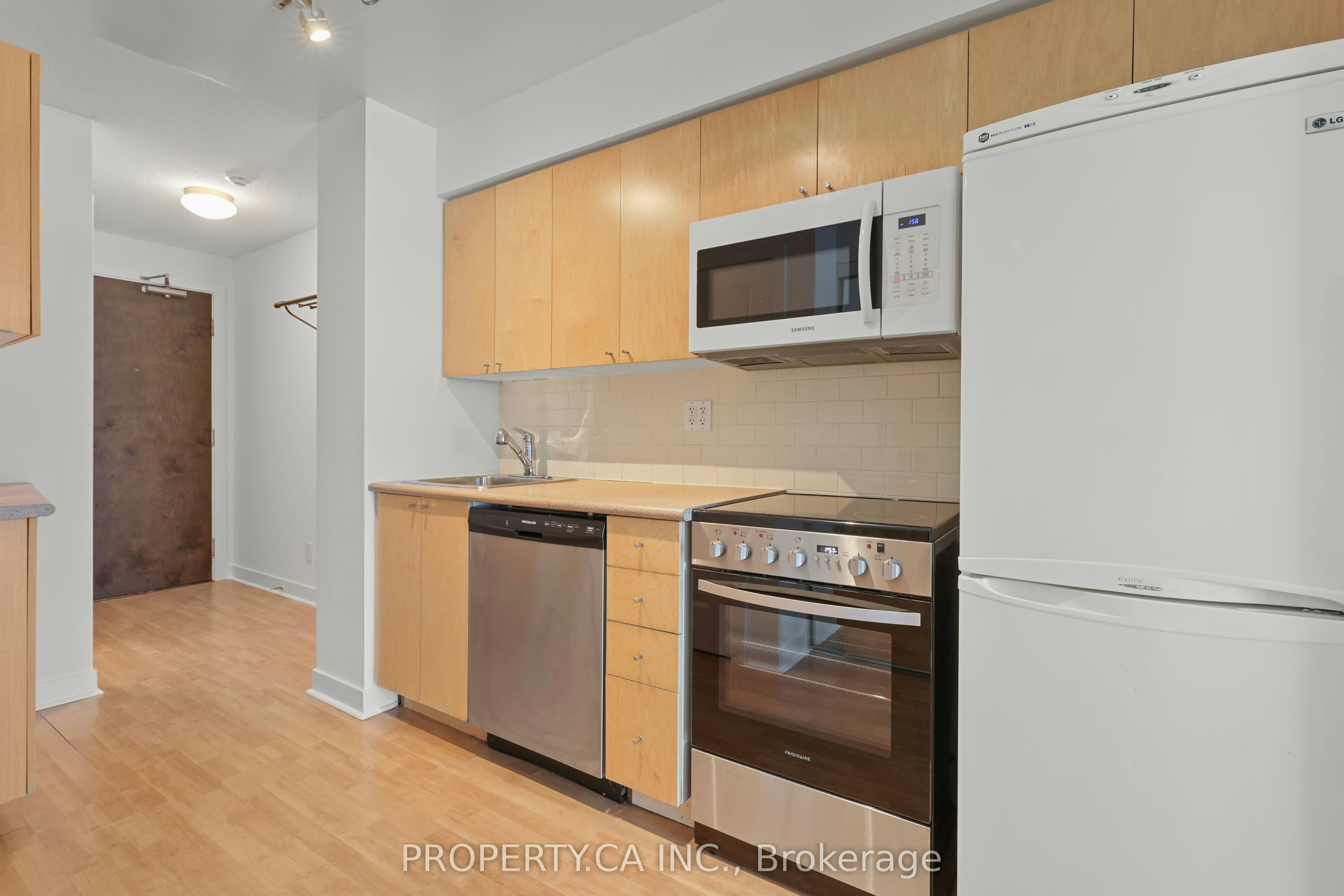 915-50 Lynn Williams Street, Toronto, ON, M6K 3R9 - 13