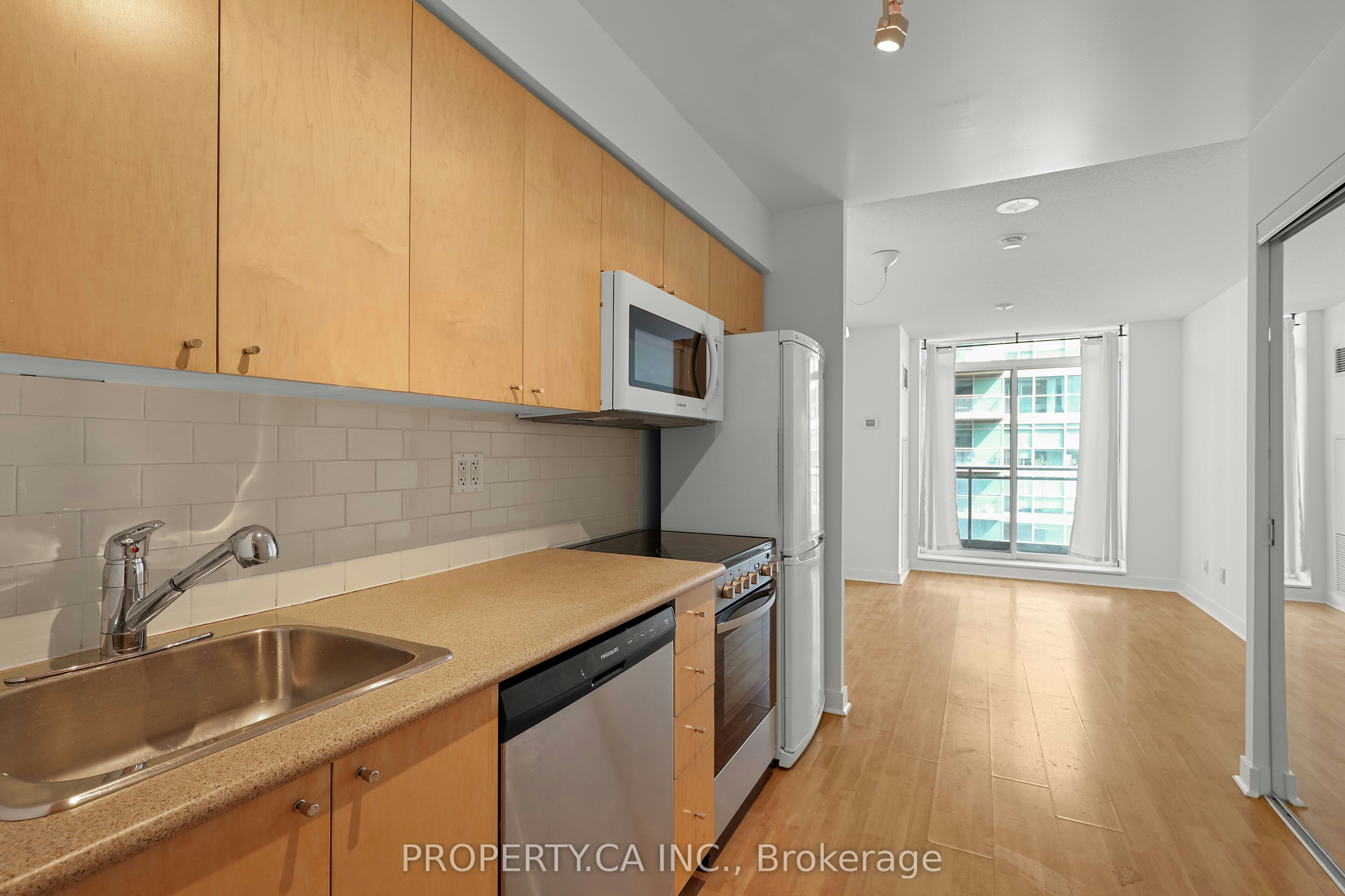 915-50 Lynn Williams Street, Toronto, ON, M6K 3R9 - 5