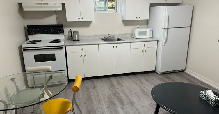 374 Horsham Avenue, Toronto, ON, M2R 1G9 - 5