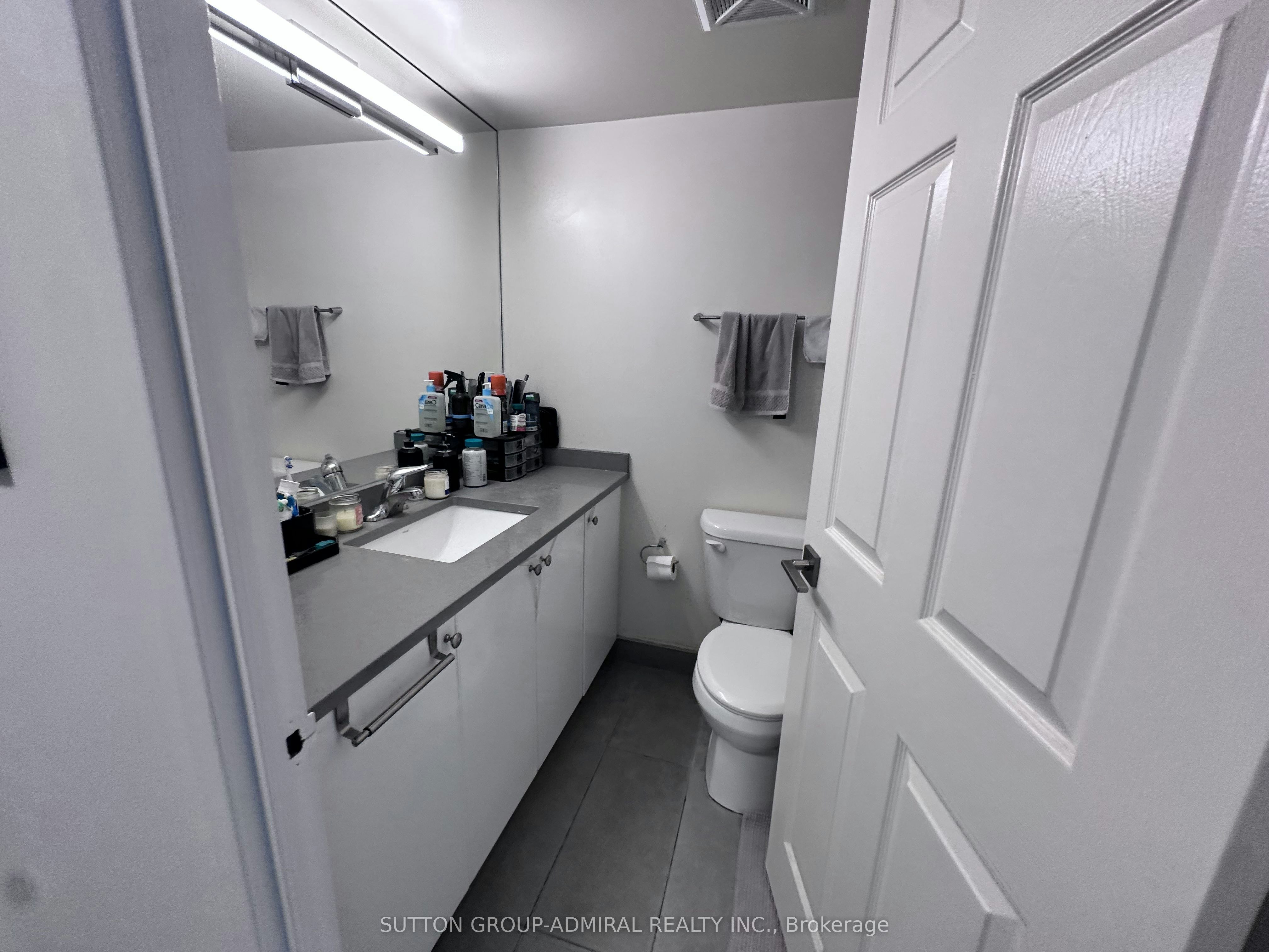2902-736 Bay Street, Toronto, ON, M5G 1N6 - 4