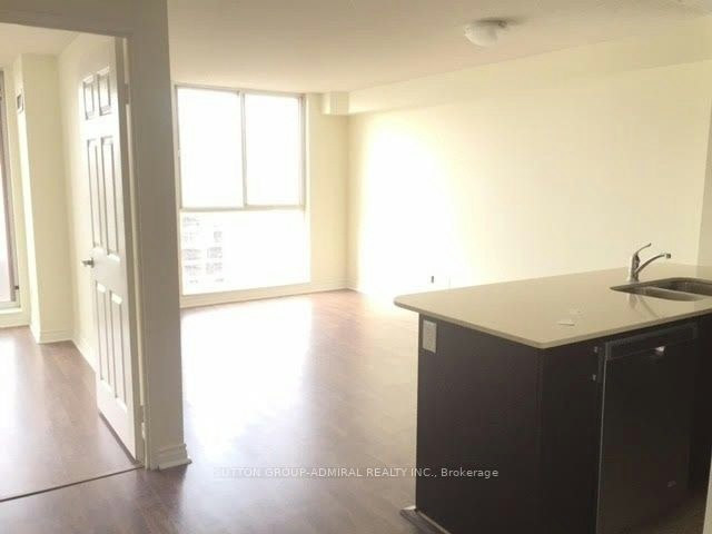 402-736 Bay Street, Toronto, ON, M5G 1N6 - 3
