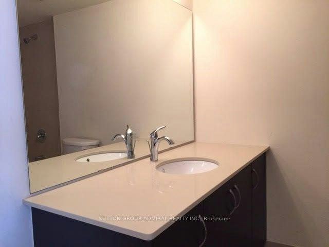 402-736 Bay Street, Toronto, ON, M5G 1N6 - 4