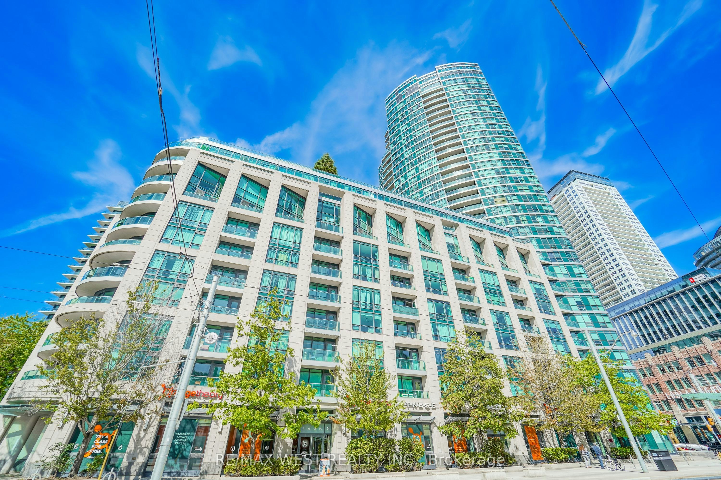 522-600 Fleet Street, Toronto, ON, M5V 1B7