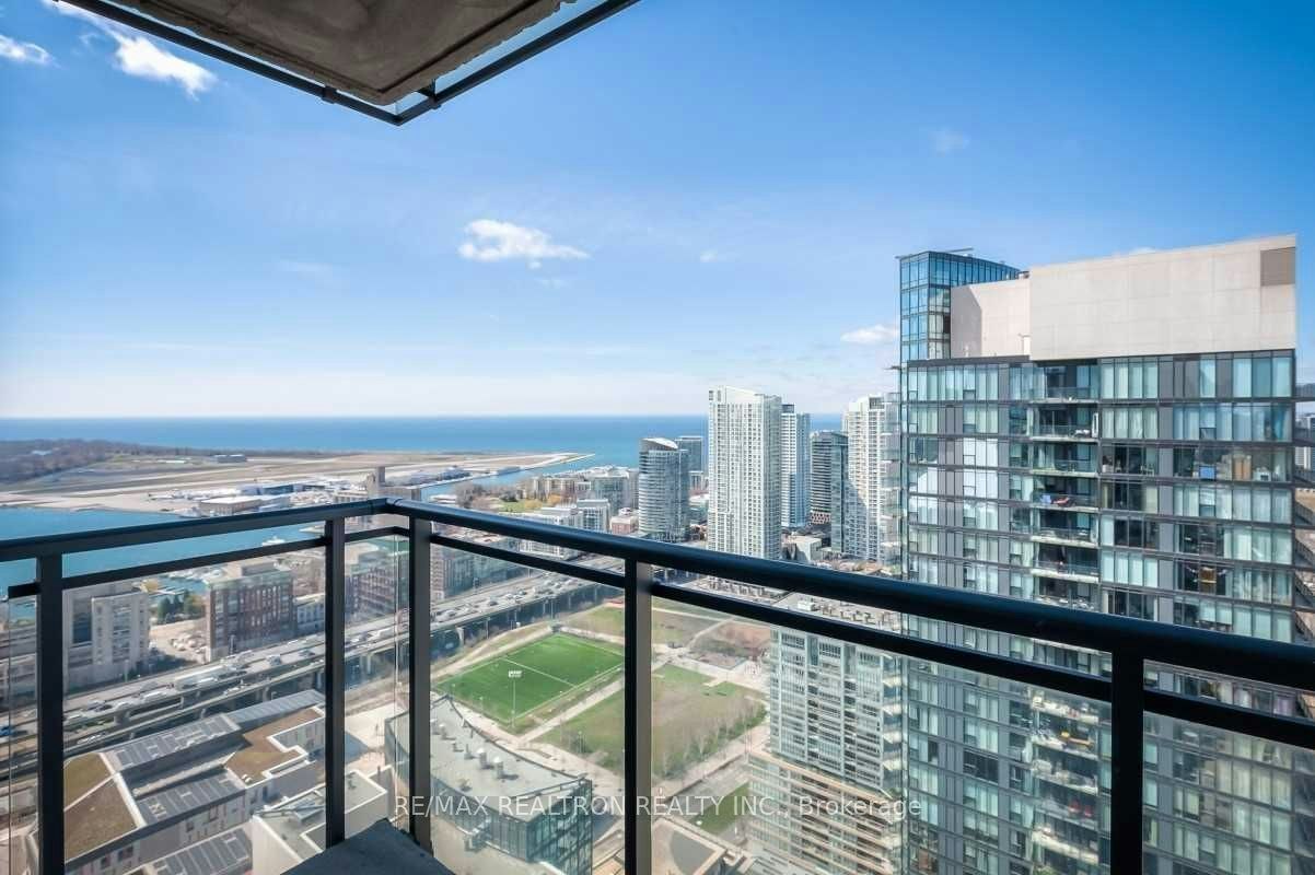4310-25 Telegram Mews, Toronto, ON, M5V 3Z1 - 2