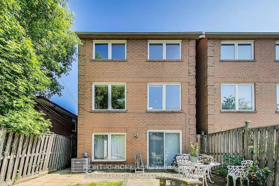 162B Finch Avenue East Finch Ave. E. Unit B Street, Toronto, ON, M2N 4R9 - 3