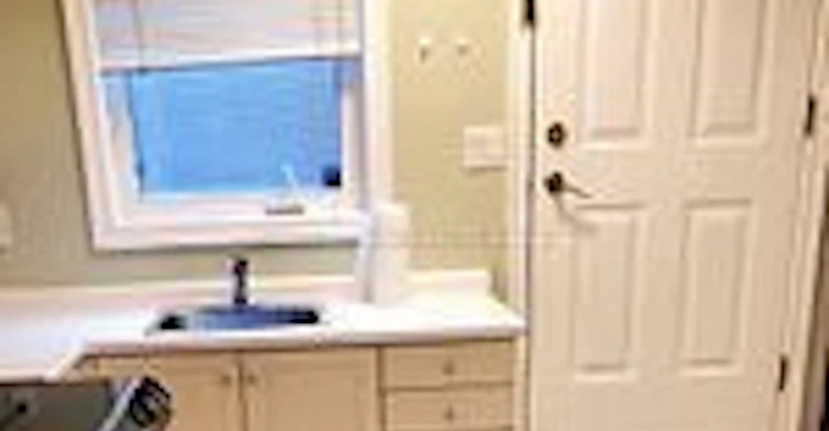 162B Finch Avenue East Finch Ave. E. Unit B Street, Toronto, ON, M2N 4R9 - 4