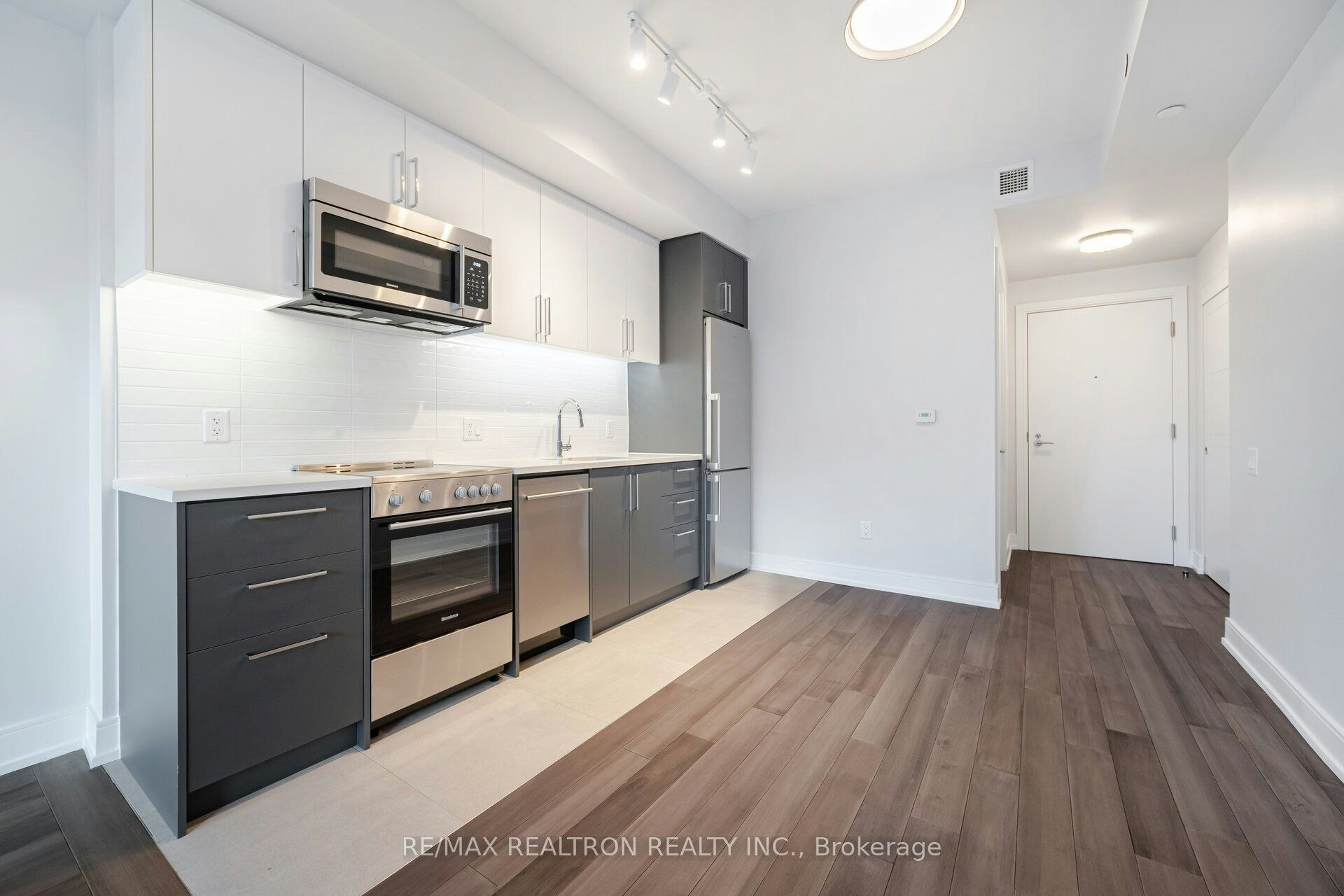 905-2525 Bathurst Street, Toronto, ON, M6B 2Y9 - 2