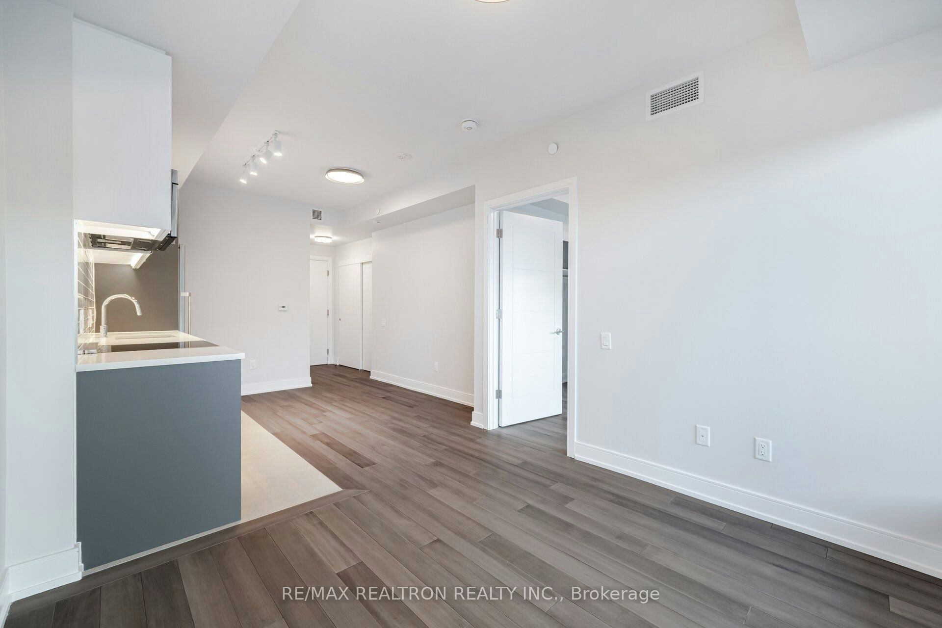 905-2525 Bathurst Street, Toronto, ON, M6B 2Y9 - 4
