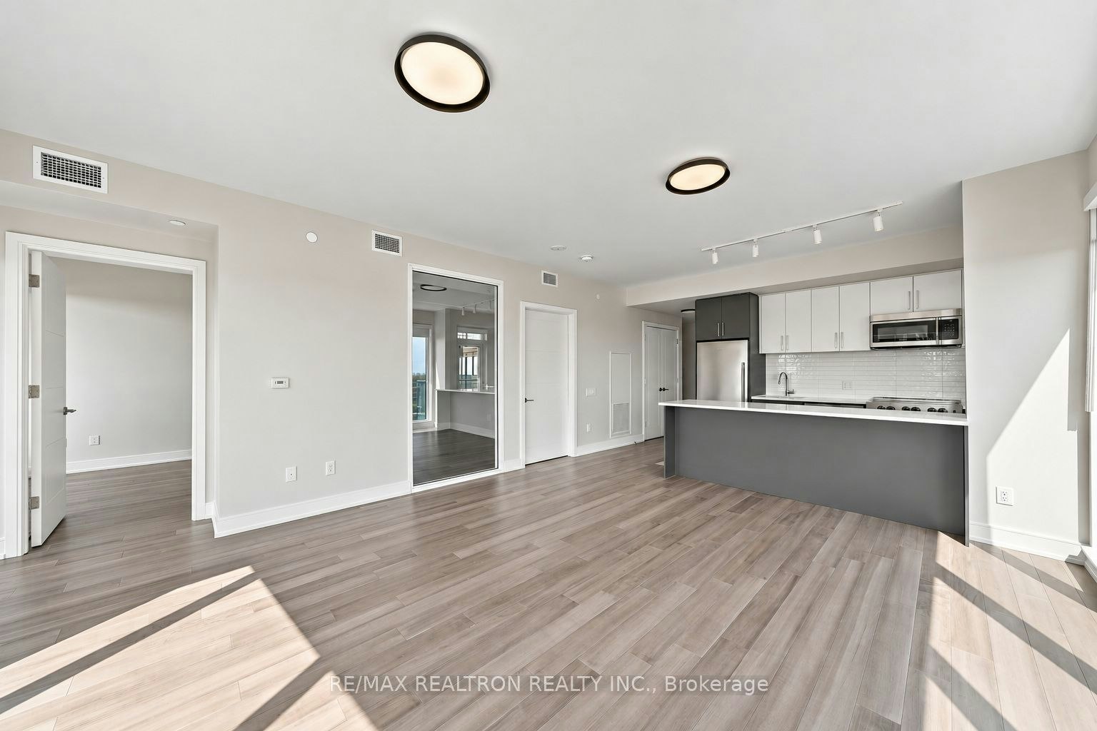 1202-2525 Bathurst Street, Toronto, ON, M6B 2Y9 - 2