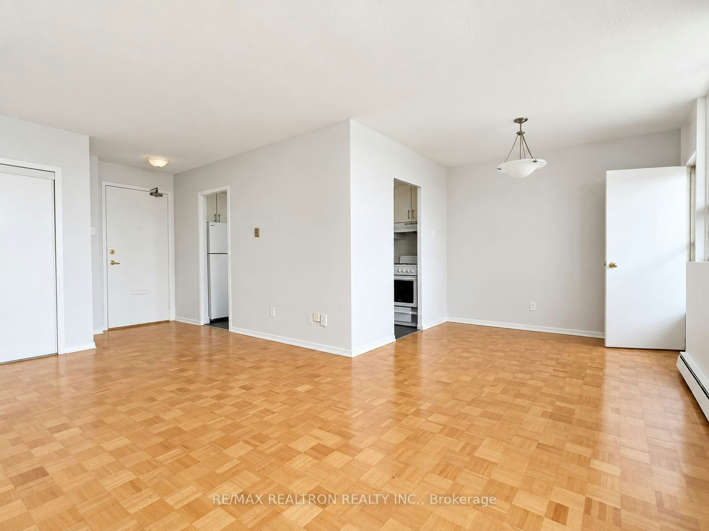 701-525 Eglinton Avenue E, Toronto, ON, M4P 2P6