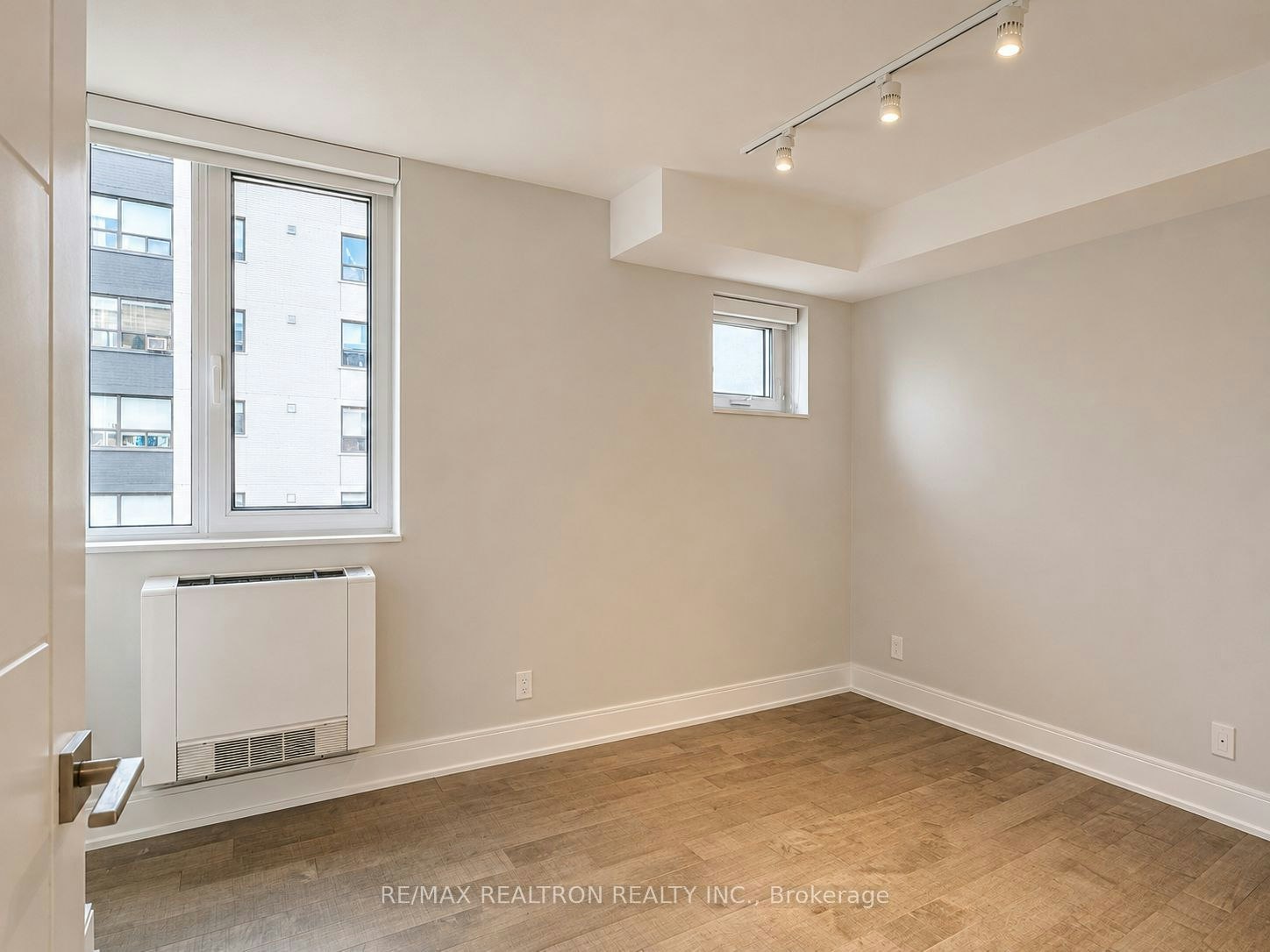 304-11 Walmer Road, Toronto, ON, M5R 2W9 - 5