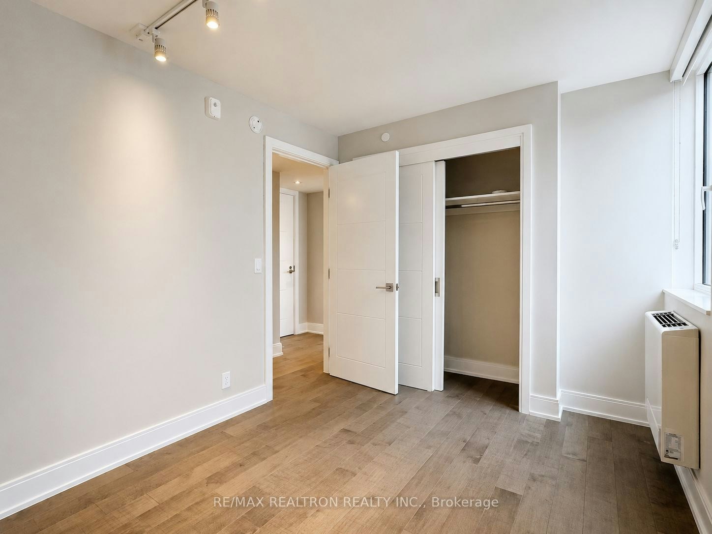 304-11 Walmer Road, Toronto, ON, M5R 2W9 - 7