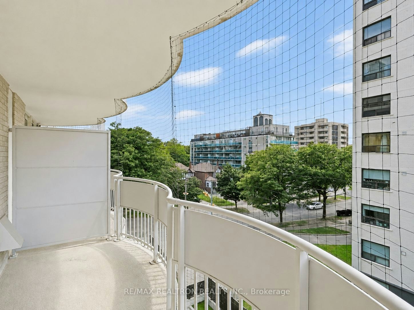 304-11 Walmer Road, Toronto, ON, M5R 2W9 - 9
