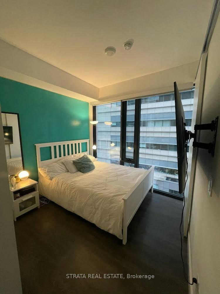 605A-215 Queen Street W, Toronto, ON, M5V 0P5