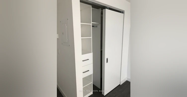 605A-215 Queen Street W, Toronto, ON, M5V 0P5 - 4