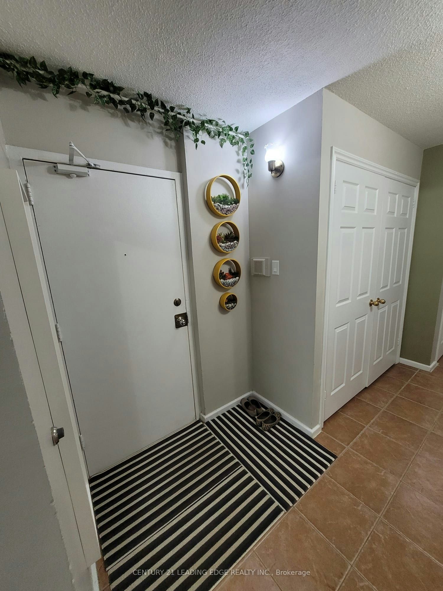 2201-10 Sunny Glenway, Toronto, ON, M3C 2Z3