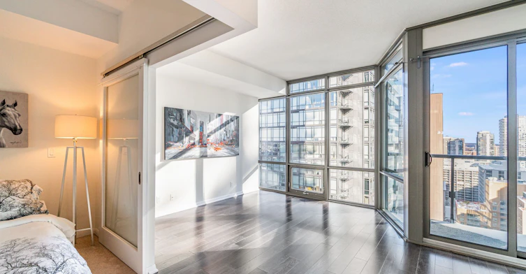 2307-832 Bay Street, Toronto, ON, M5S 1Z6