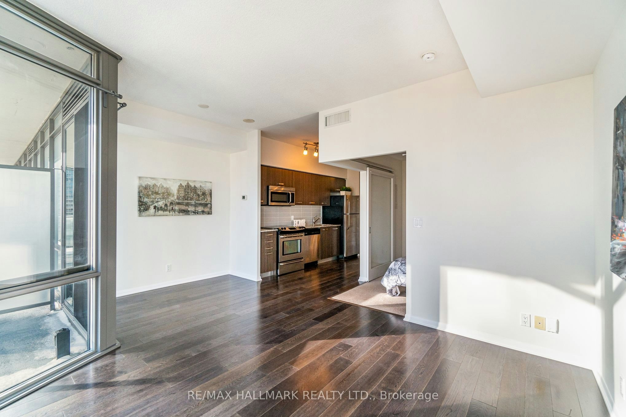 2307-832 Bay Street, Toronto, ON, M5S 1Z6 - 4