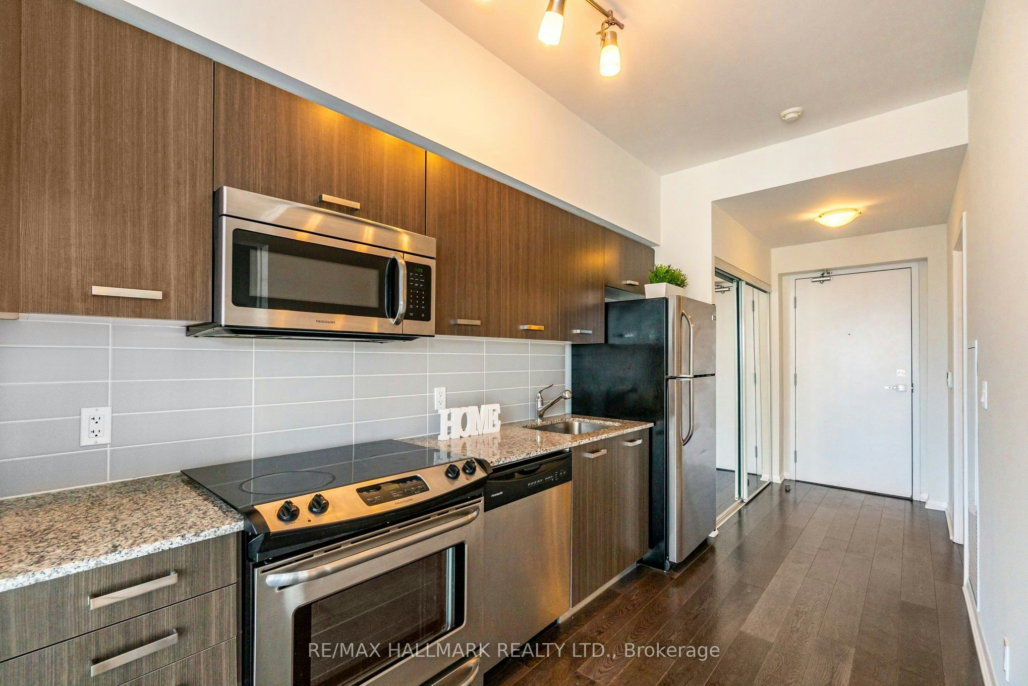 2307-832 Bay Street, Toronto, ON, M5S 1Z6 - 6