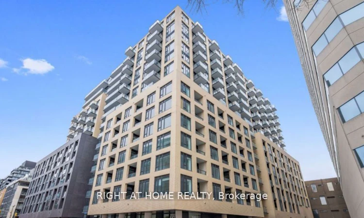 221-543 Richmond Street W