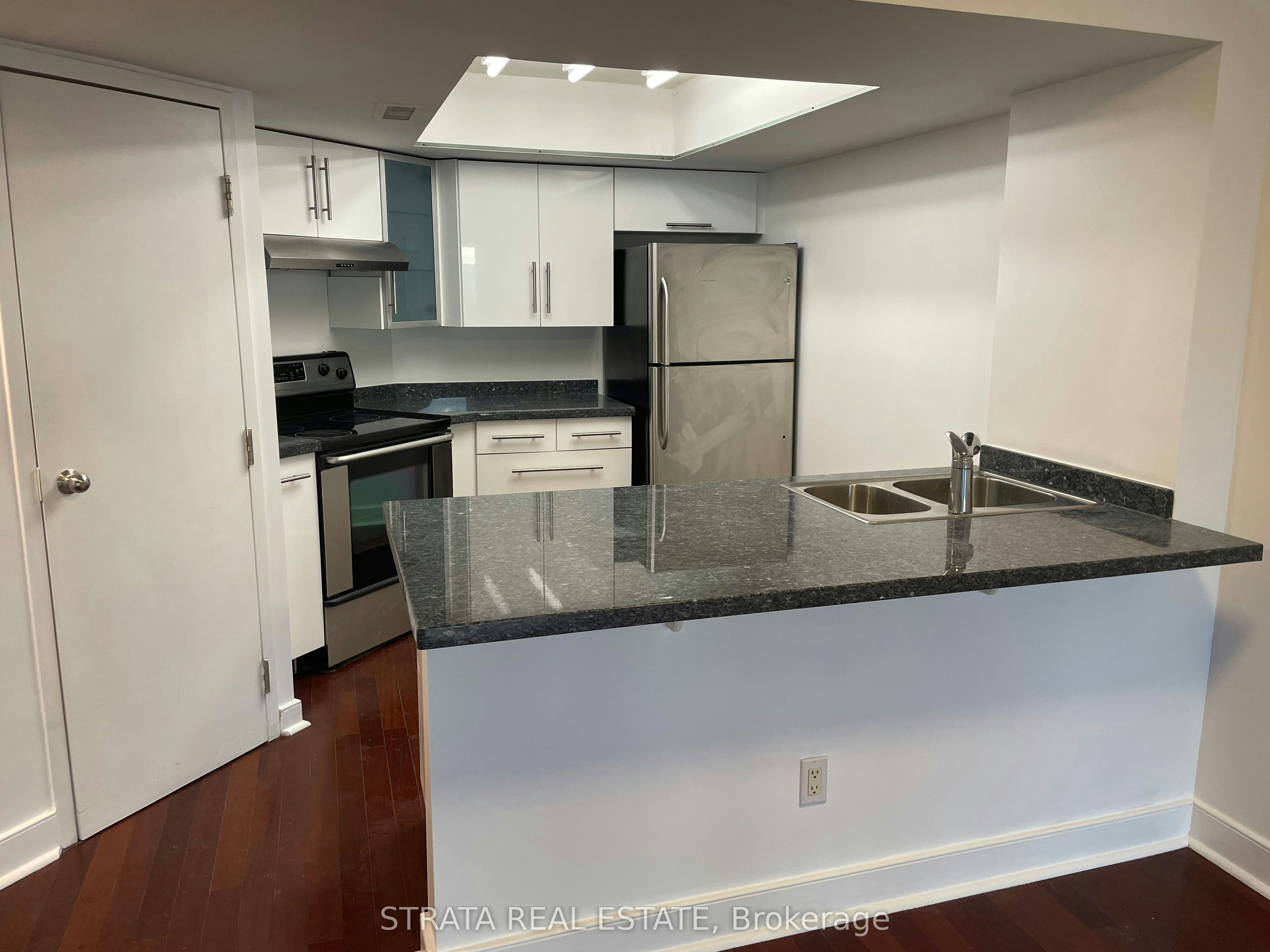 1618-1001 Bay Street, Toronto, ON, M5S 3A6 - 4