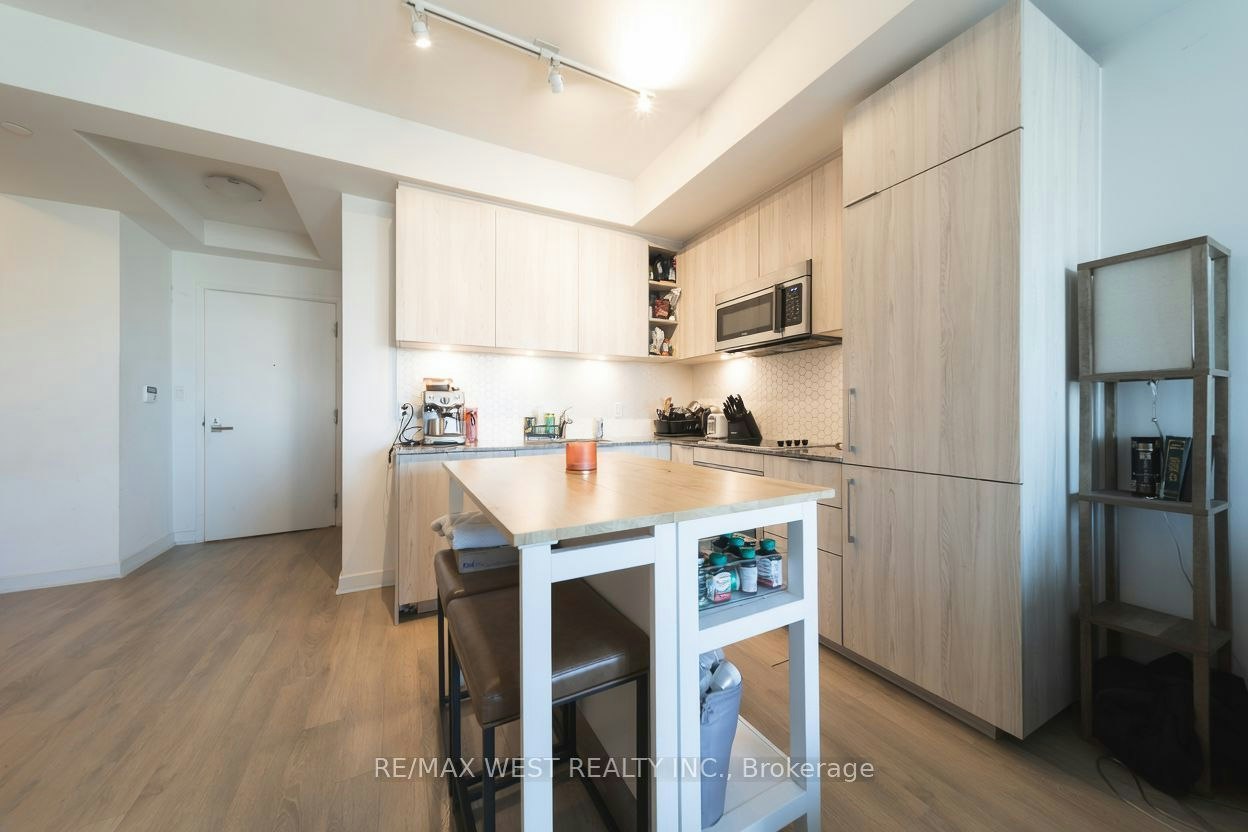 1810-50 Ordnance Street, Toronto, ON, M6K 0C9 - 6
