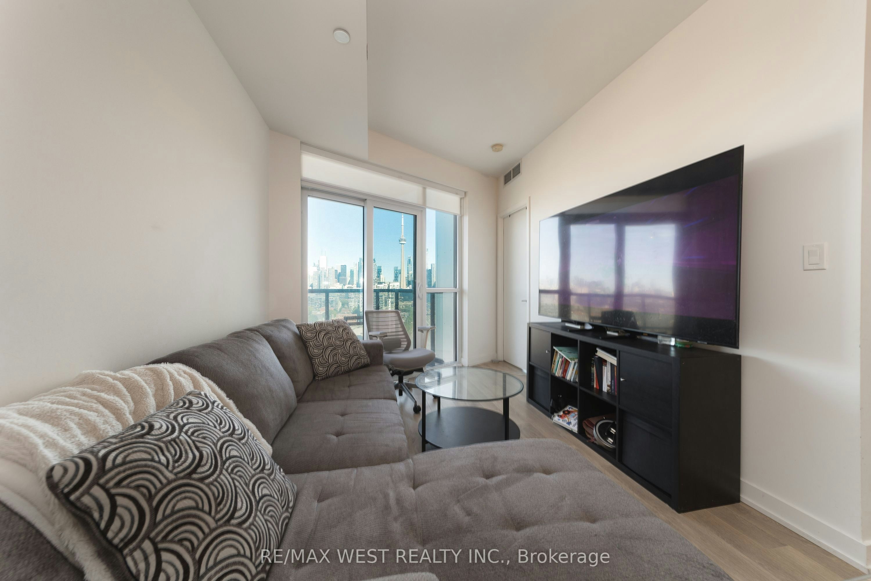 1810-50 Ordnance Street, Toronto, ON, M6K 0C9 - 3
