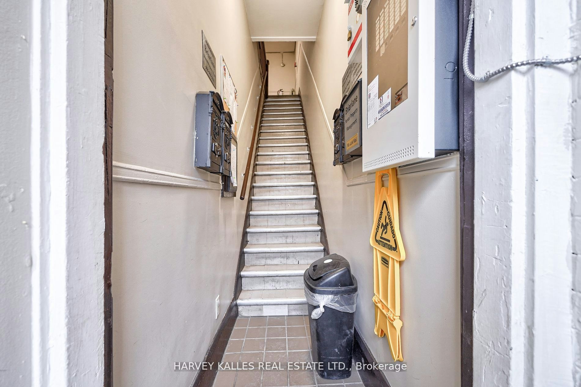 1-1072 St Clair Avenue W, Toronto, ON, M6E 3H3 - 11