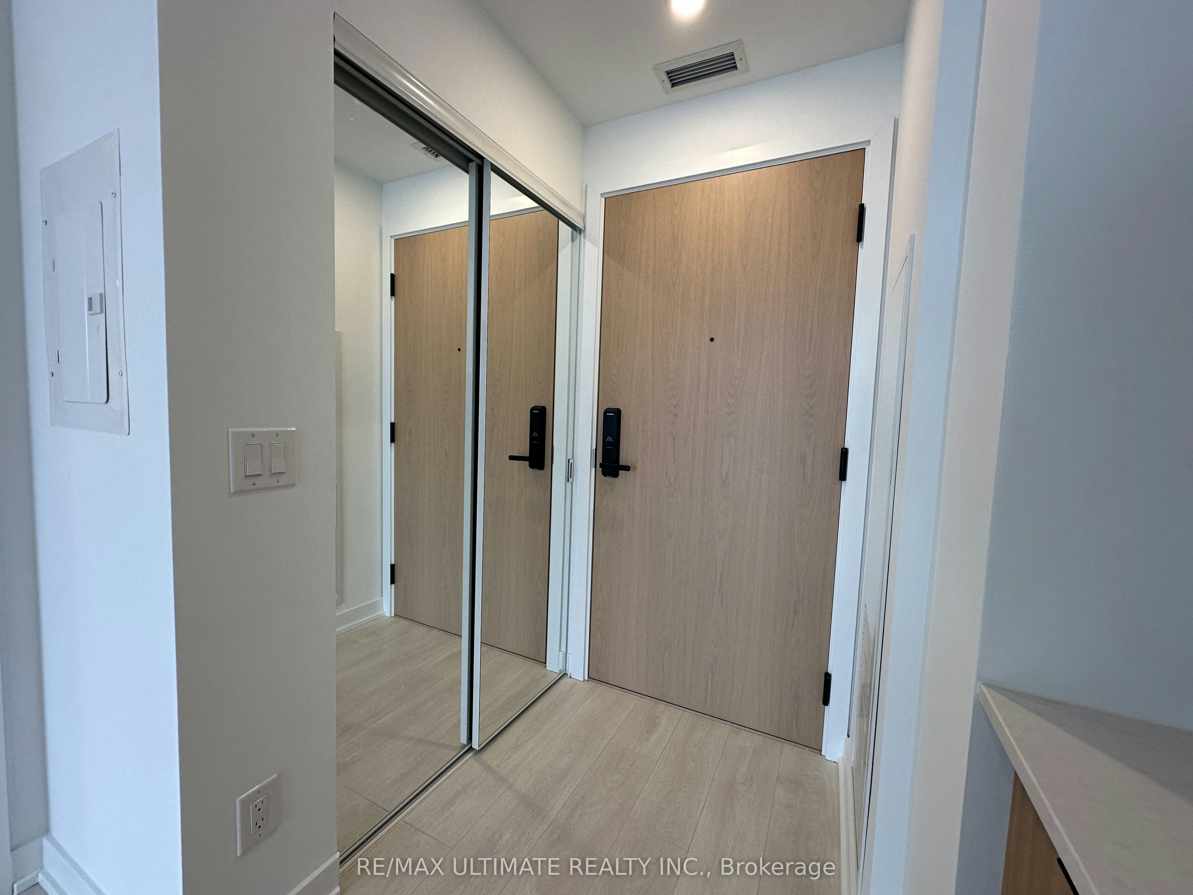 1022-5 Defries Street, Toronto, ON, M5A 0W7 - 15
