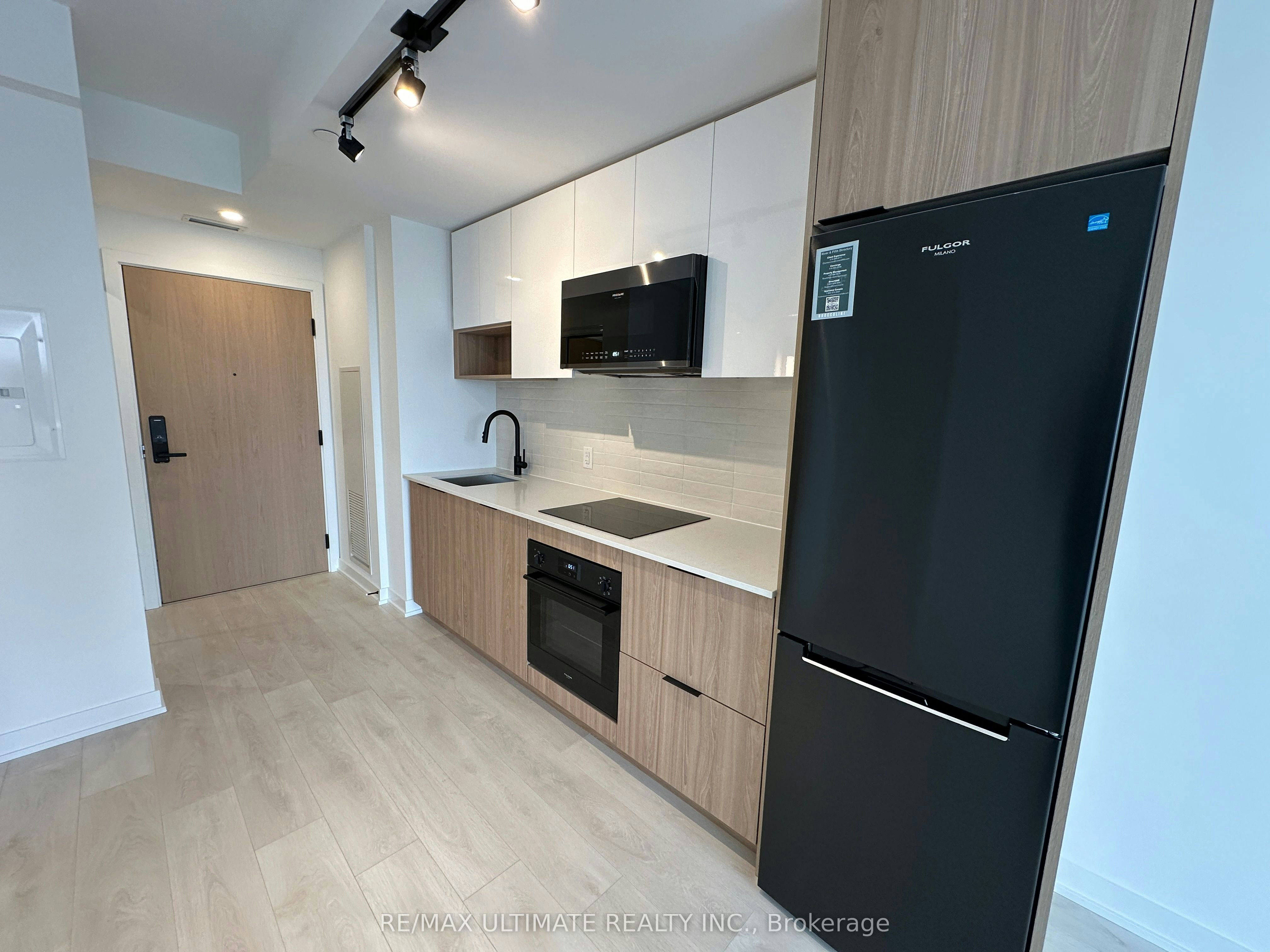 1022-5 Defries Street, Toronto, ON, M5A 0W7 - 4