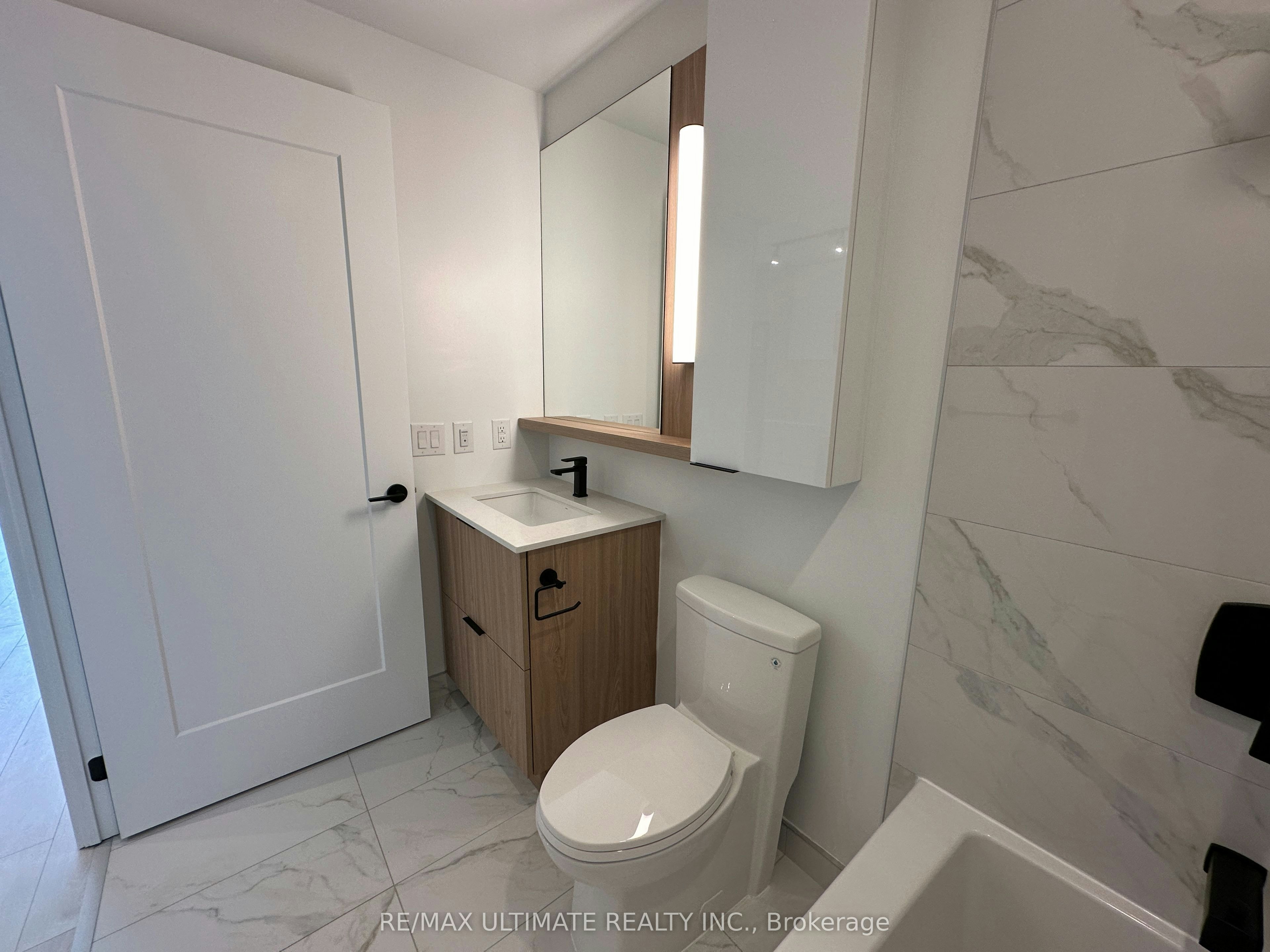 1022-5 Defries Street, Toronto, ON, M5A 0W7 - 13