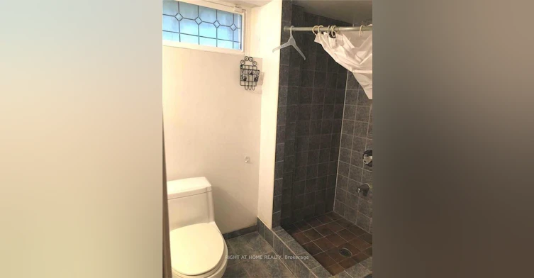 1 Rialto Drive, Toronto, ON, M3A 2N7 - 8