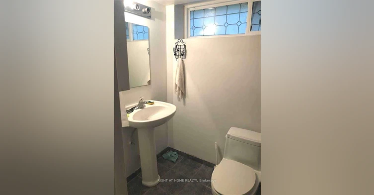 1 Rialto Drive, Toronto, ON, M3A 2N7 - 7
