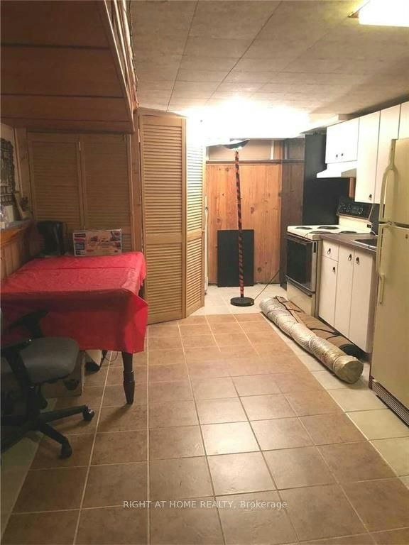 1 Rialto Drive, Toronto, ON, M3A 2N7 - 5