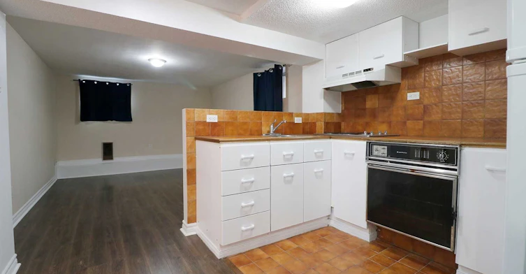 Lower-21 Braemar Avenue, Toronto, ON, M5P 2L1 - 5