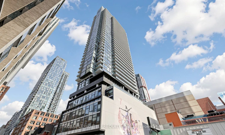 3512-290 Adelaide Street W