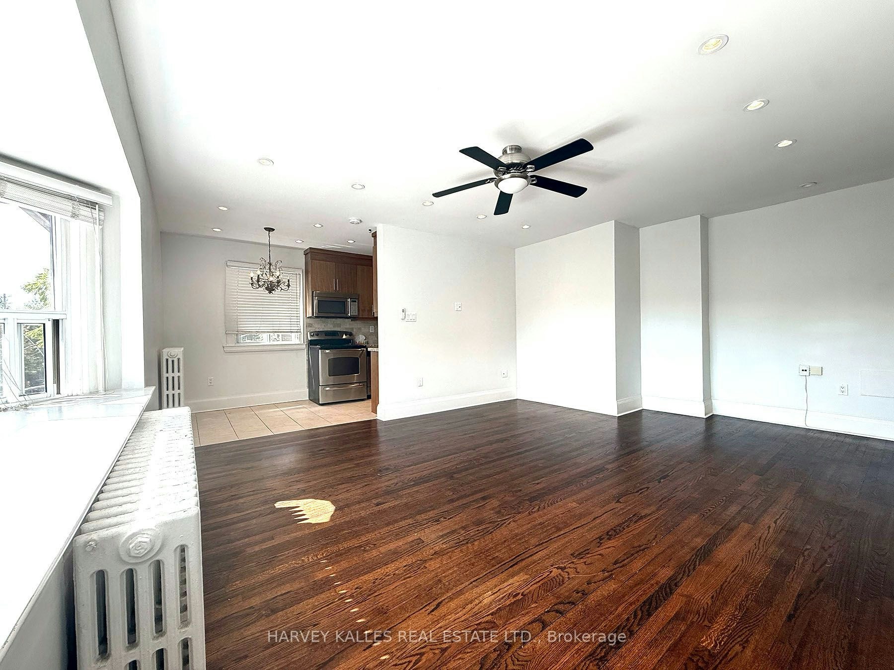 201-858 Davenport Road, Toronto, ON, M6G 2B6 - 2