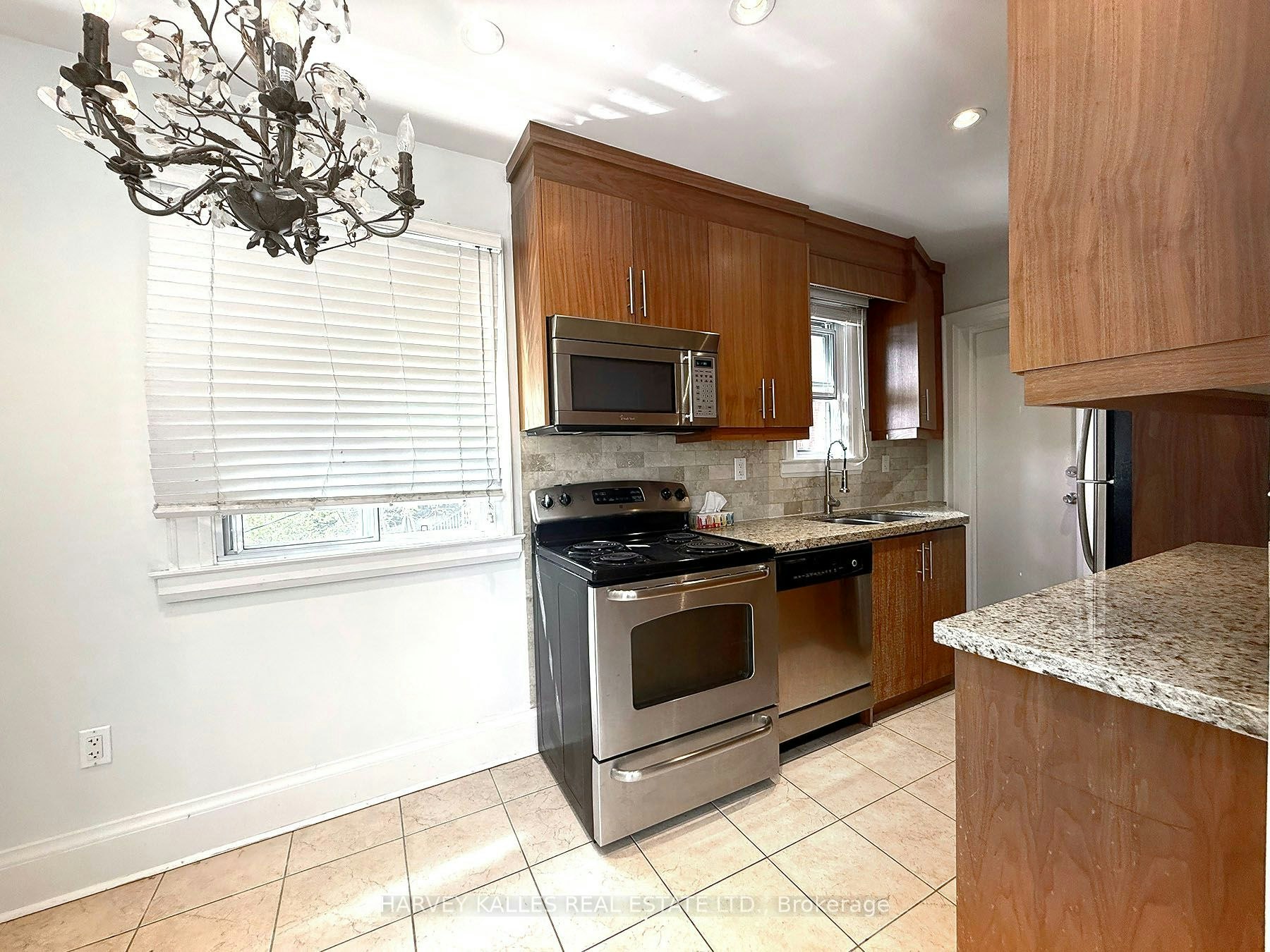 201-858 Davenport Road, Toronto, ON, M6G 2B6 - 9