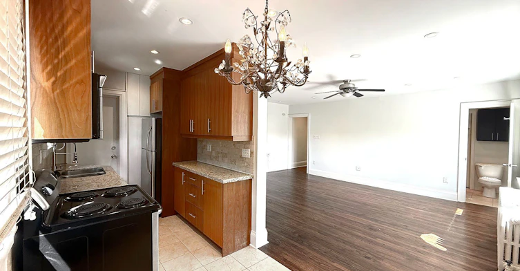 201-858 Davenport Road, Toronto, ON, M6G 2B6 - 4