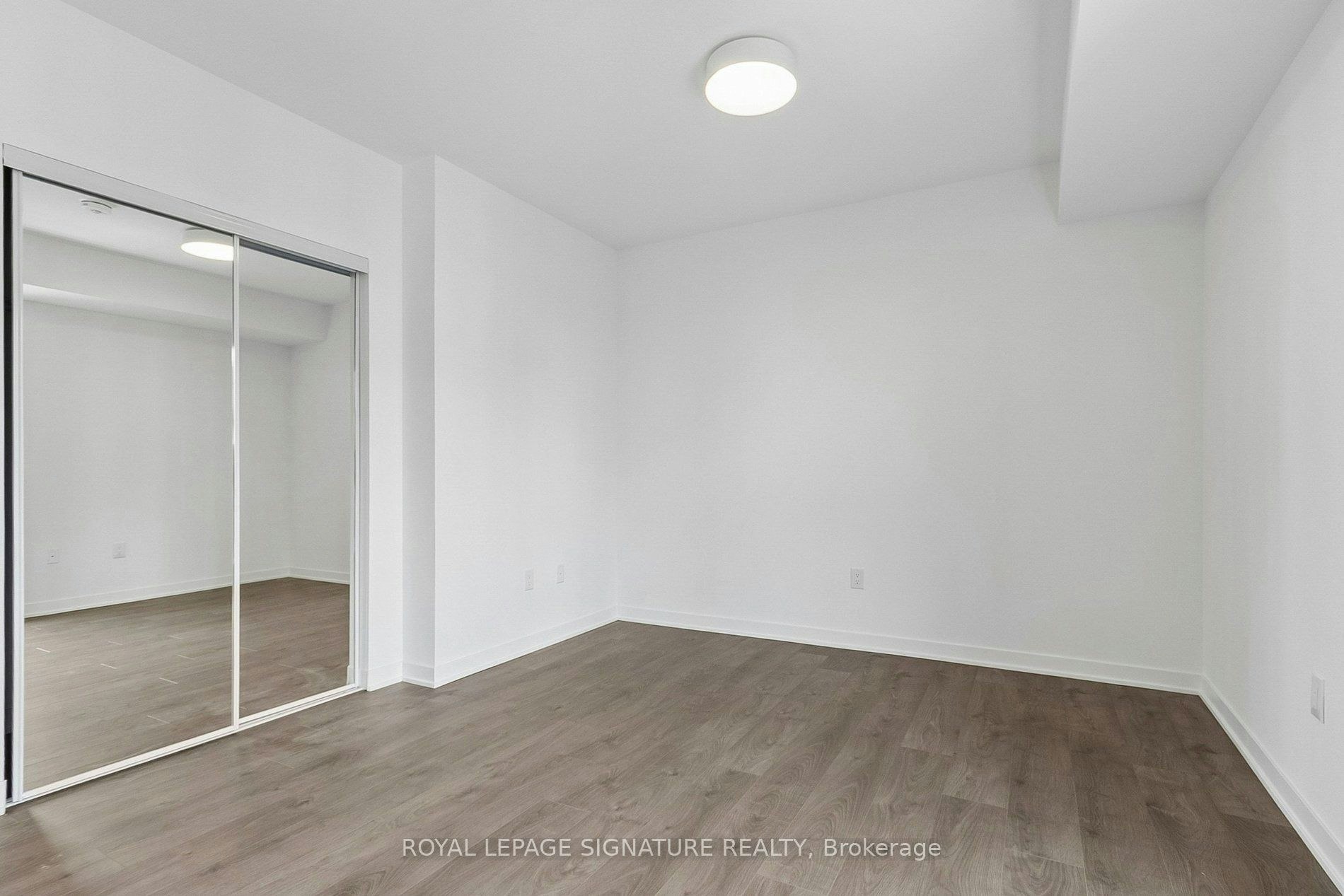 809-10 Oak Street, Toronto, ON, M5A 0Z1 - 8