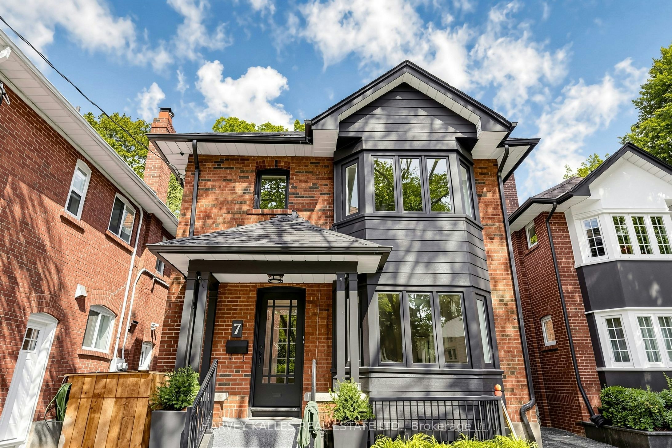 Upper-7 Tullis Drive, Toronto, ON, M4S 2E2