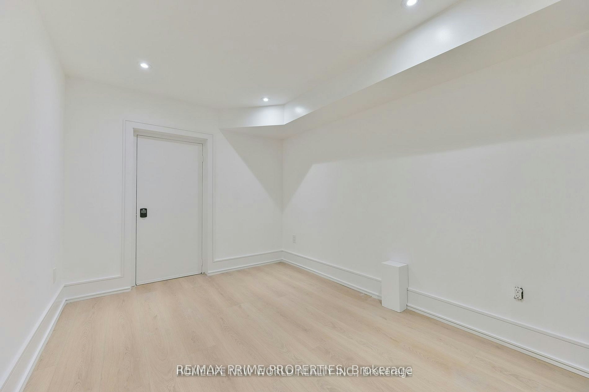 Lower-995 Dufferin Street, Toronto, ON, M6H 4B2 - 9