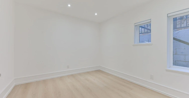 Lower-995 Dufferin Street, Toronto, ON, M6H 4B2 - 12