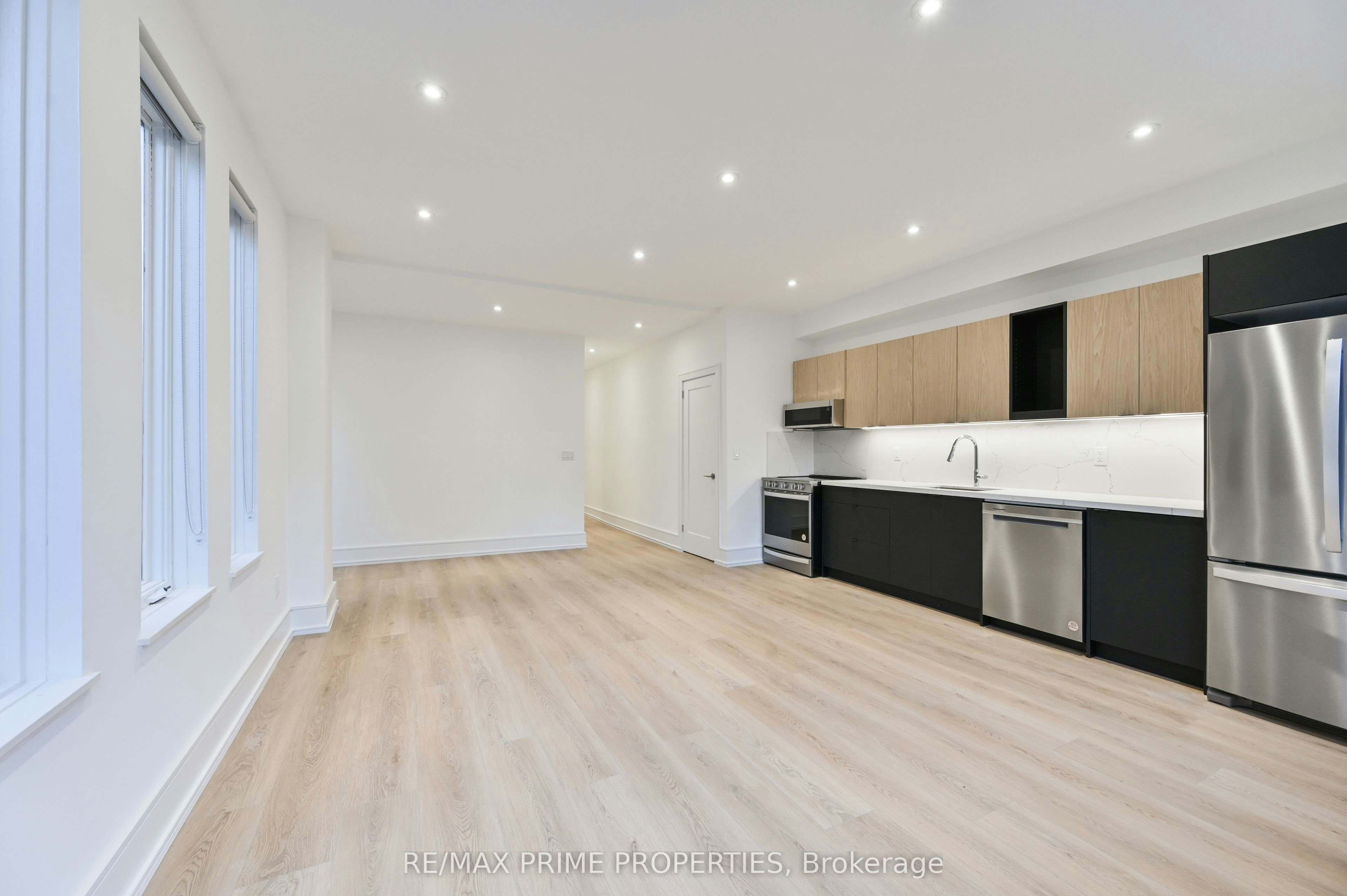 Lower-995 Dufferin Street, Toronto, ON, M6H 4B2