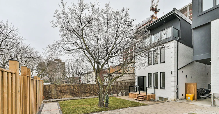 Lower-995 Dufferin Street, Toronto, ON, M6H 4B2 - 8