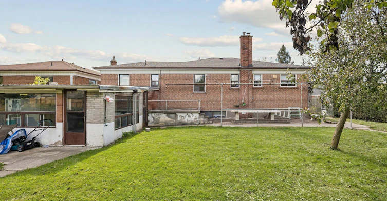 120 Ranee Avenue, Toronto, ON, M6A 1N2 - 33