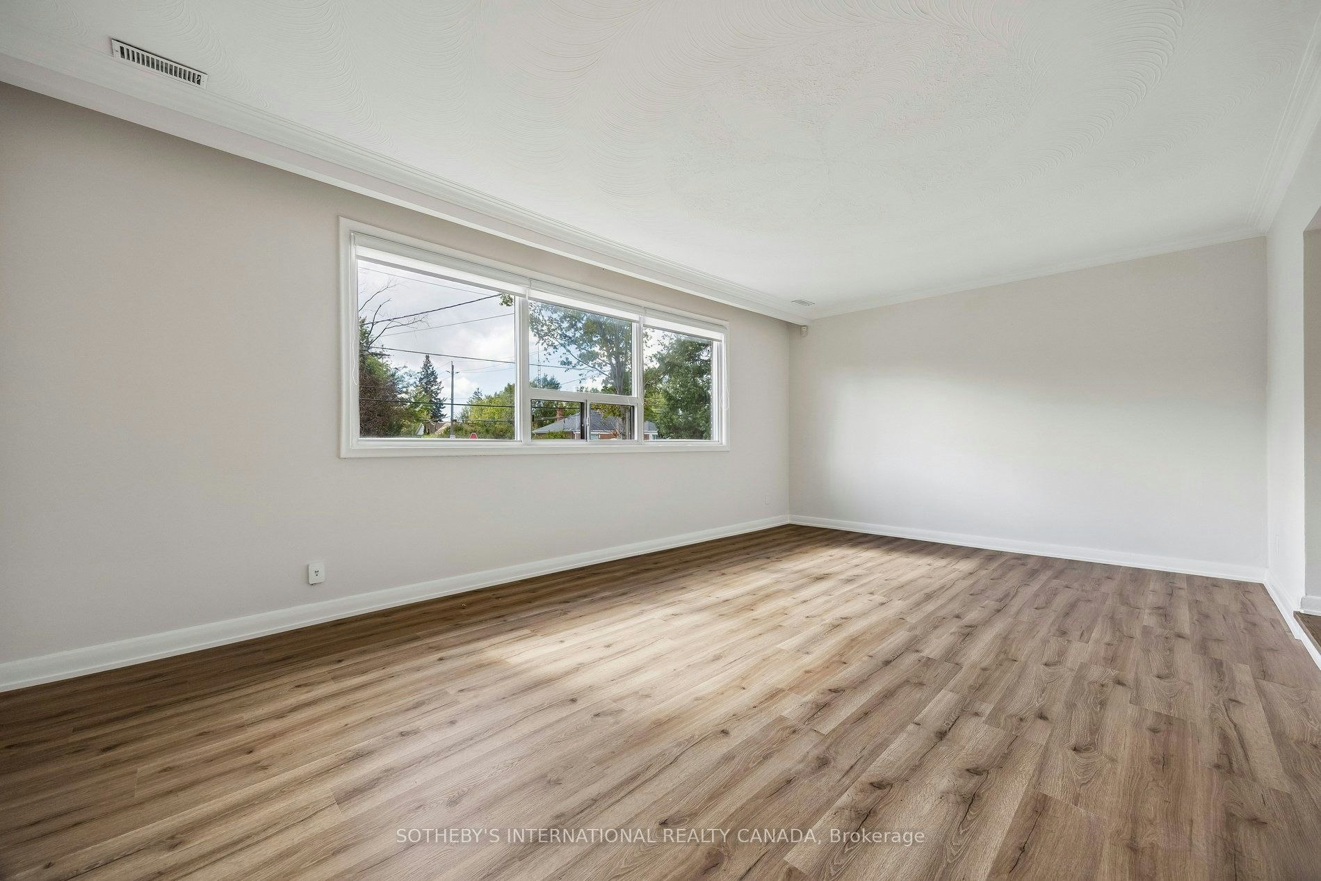 120 Ranee Avenue, Toronto, ON, M6A 1N2 - 7