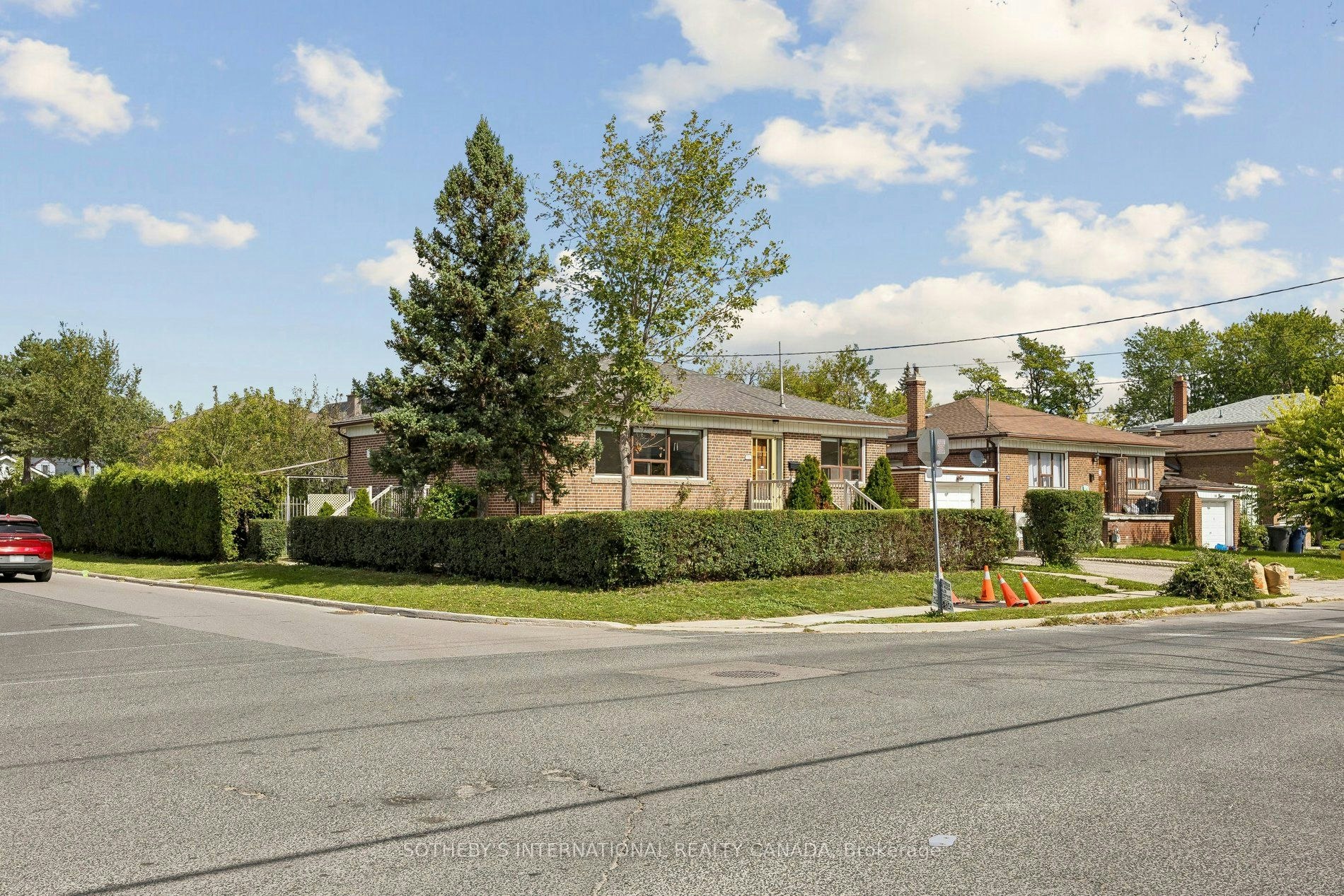 120 Ranee Avenue, Toronto, ON, M6A 1N2 - 35
