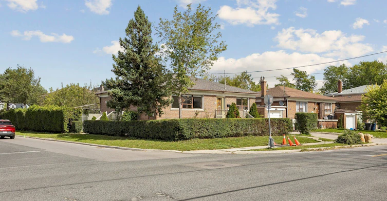120 Ranee Avenue, Toronto, ON, M6A 1N2 - 35
