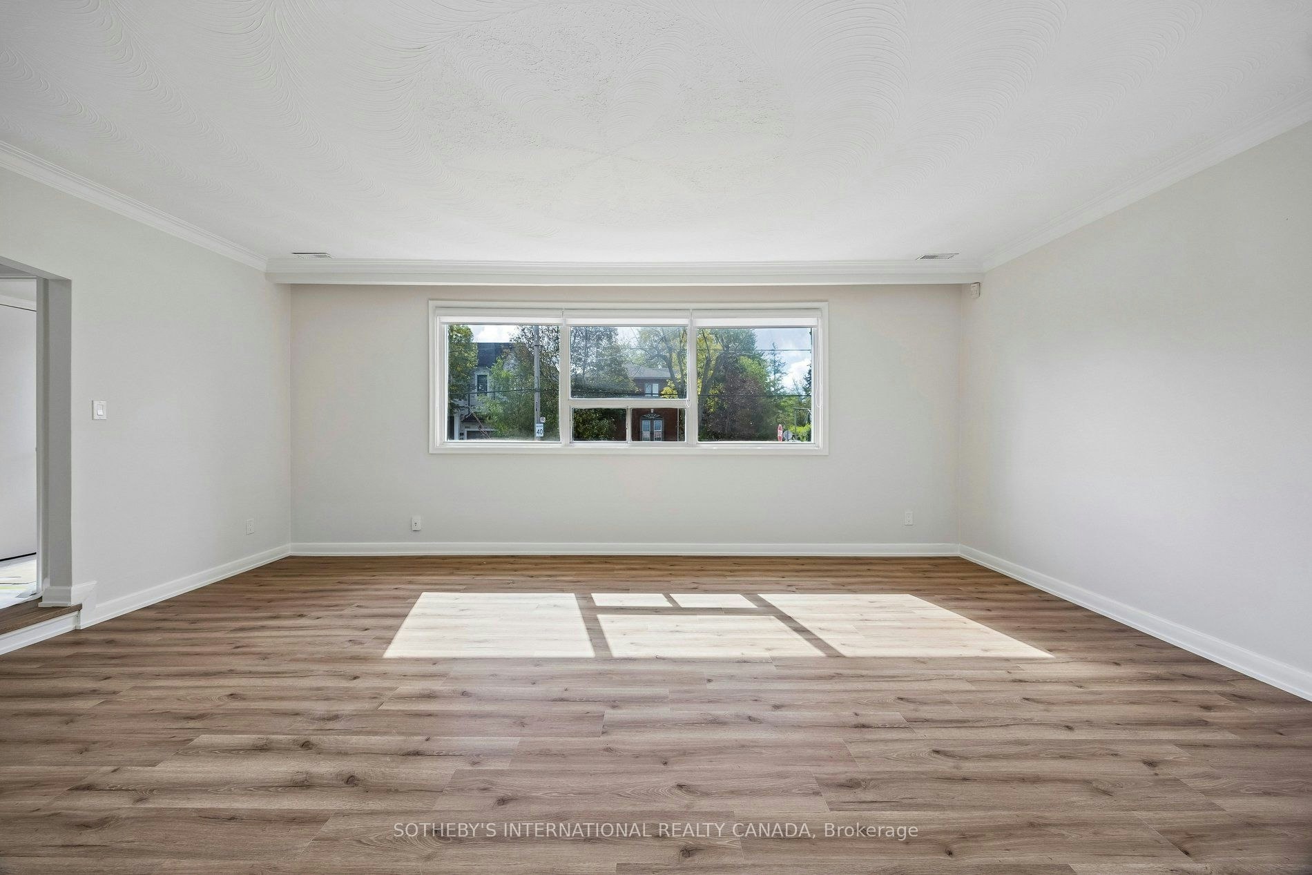 120 Ranee Avenue, Toronto, ON, M6A 1N2 - 9
